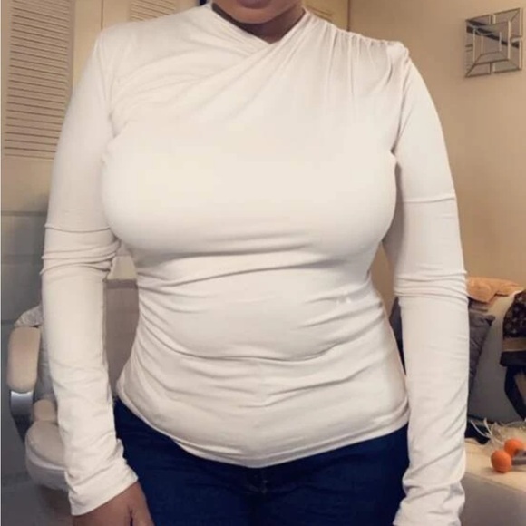 Ruched mock neck top - Picture 4 of 5